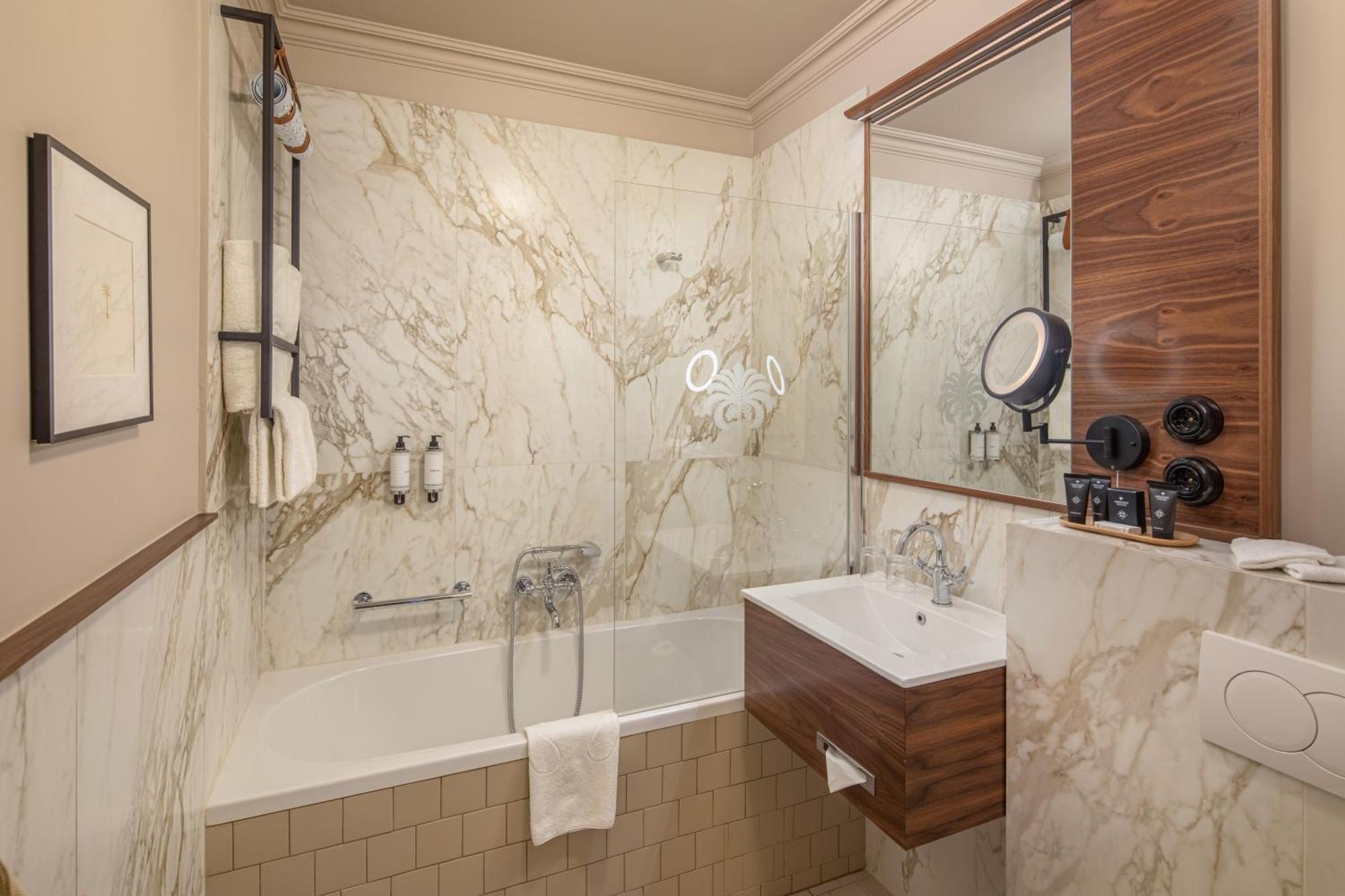 Two Bedroom Family Suite,1539697204:JPEG