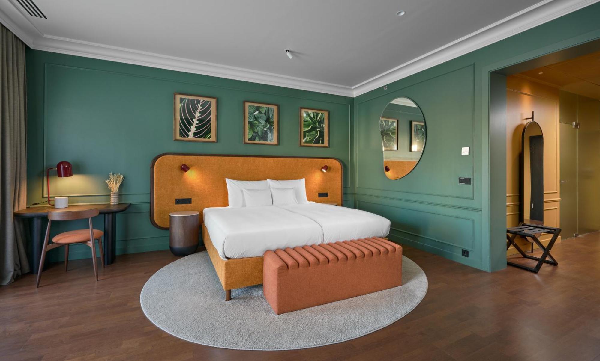 Premium King Room City View