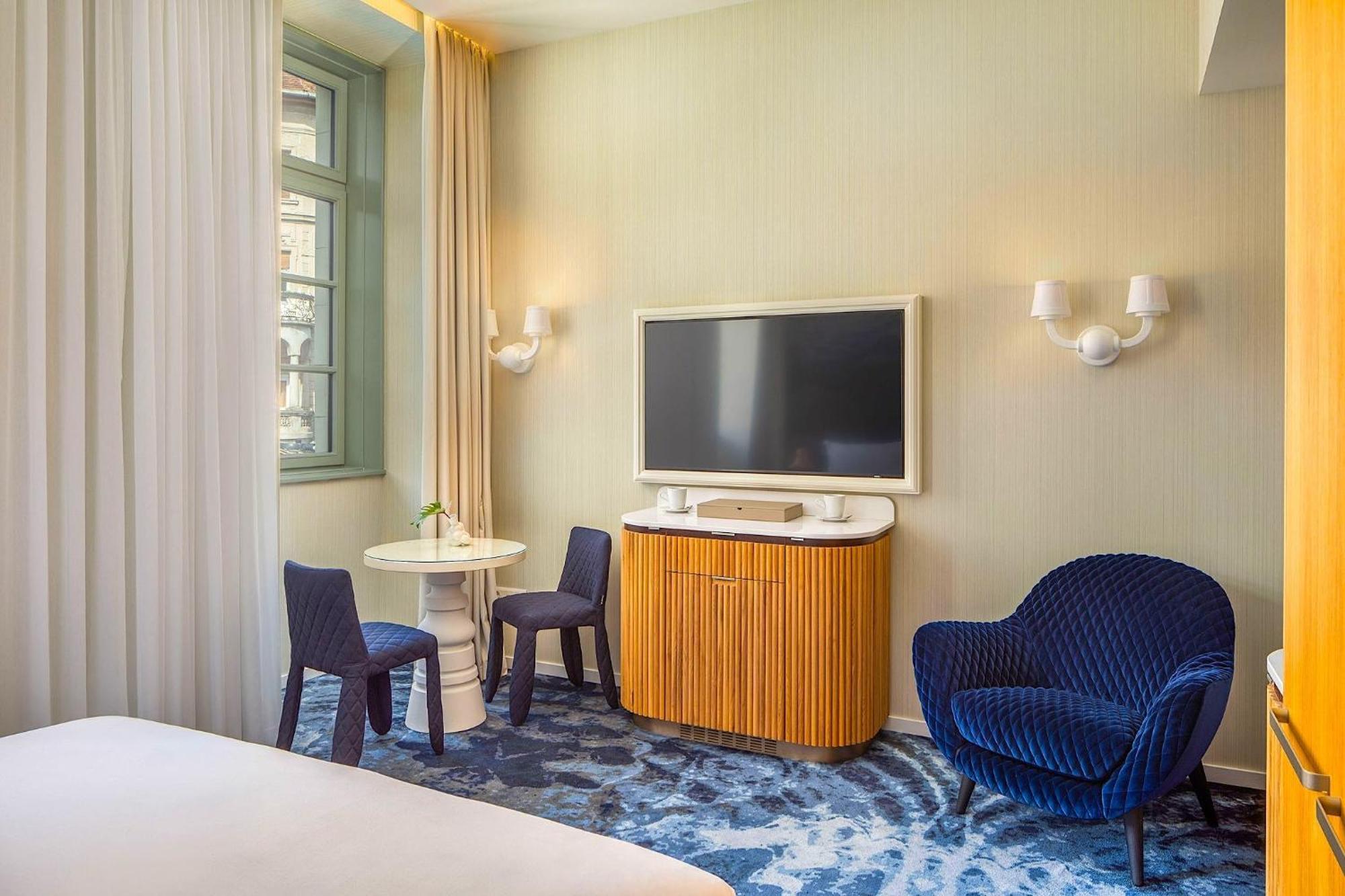 Premium King Room with Danube View